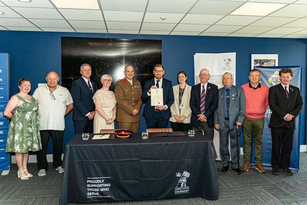 AFC Wimbledon firma el Armed Forces Covenant